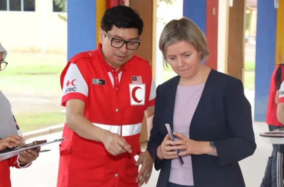 MRC Channels RM3 Million in Cash Aid to Flood Victims in Three States